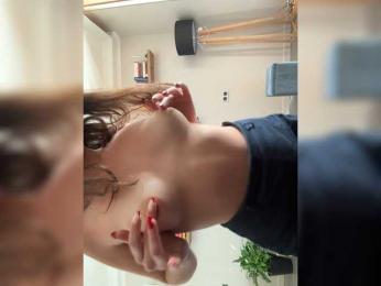 Sweet25Cherry webcam model stream image