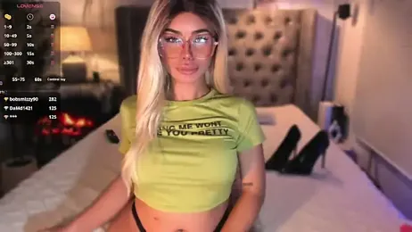 ParisianDoll webcam model stream image