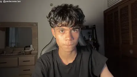 OopsAgain_ webcam model stream image