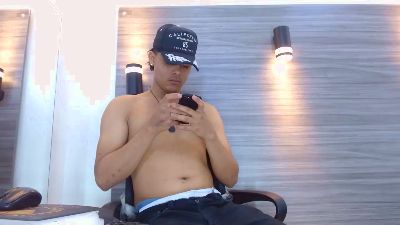 Lelehott01 webcam model stream image
