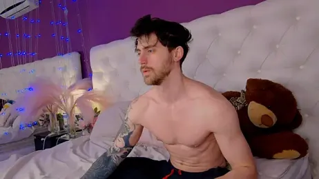 Oscar_Miller_ webcam model stream image