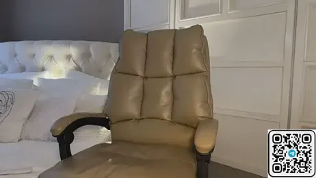 UrLillShy webcam model stream image