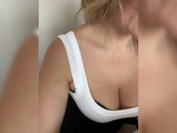 _IBlondy_ webcam model stream image