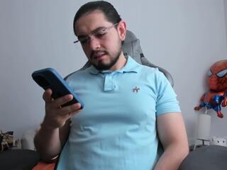 Luigi White webcam model stream image