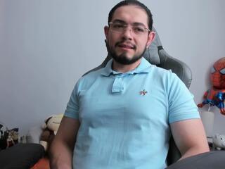 Luigi White webcam flirt4free model stream image
