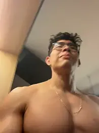 GrayAndrews webcam model stream image