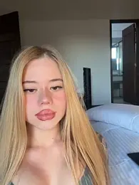 curchez_ webcam stripchat model stream image