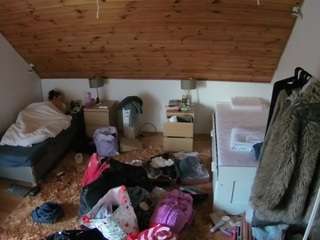 voyeurcam-julmodels-whitebed-3 webcam model stream image