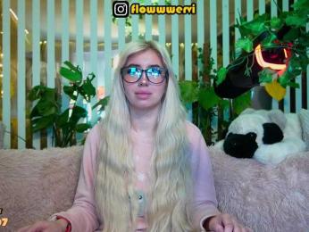 FlowwwerGirl webcam model stream image