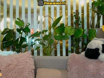 FlowwwerGirl webcam model stream image