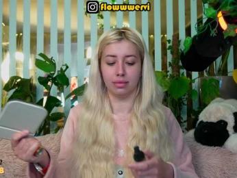 FlowwwerGirl webcam model stream image