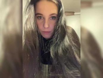 Potifays webcam model stream image