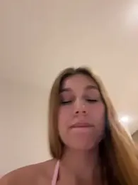 Nikii__ webcam model stream image