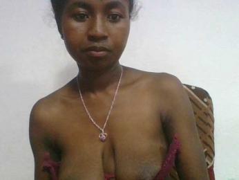 Marinah1a webcam model stream image