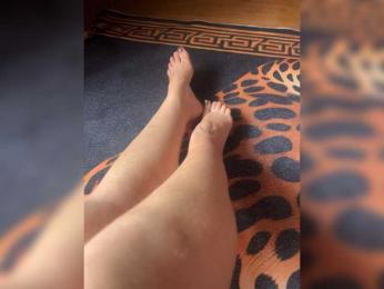 Lola-211 webcam model stream image
