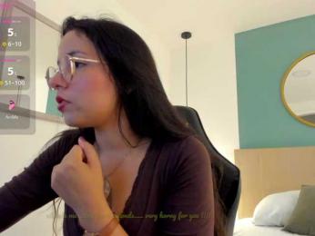 lucy-blue28 webcam model stream image