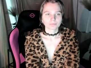 cristalnolli webcam model stream image