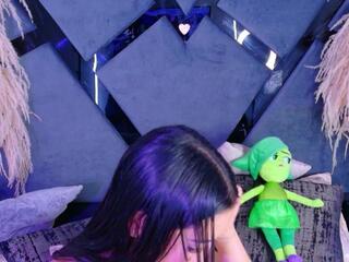 Kylie Whitee webcam model stream image