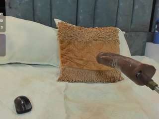 emily-86 webcam camsoda model stream image