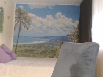soaring-love webcam bongacams model stream image