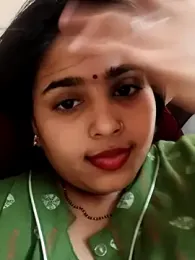 Cute-Simmi69 webcam stripchat model stream image