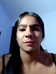 Leslly_ webcam model stream image
