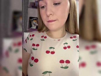 AlinaRay webcam model stream image