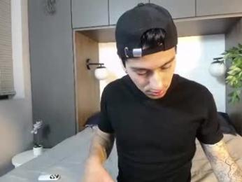 andyjoy_ webcam model stream image