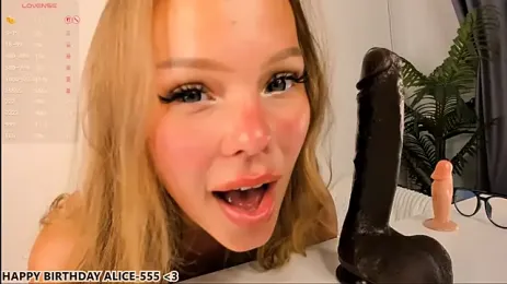 AlicePinky webcam model stream image