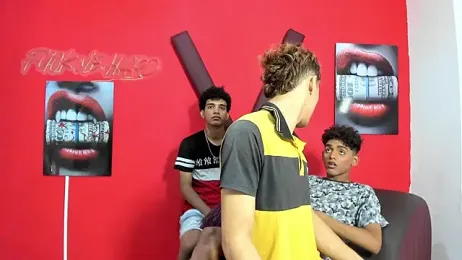 VERY_HOT_GUYS webcam model stream image