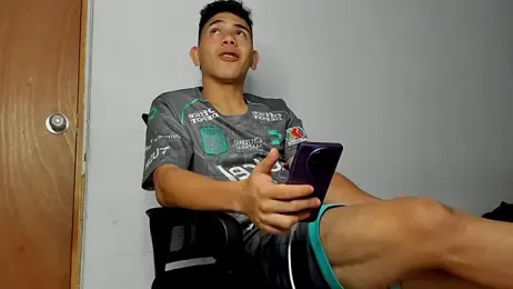 andrew_rose_ webcam model stream image