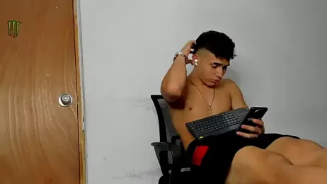 andrew_rose_ webcam model stream image