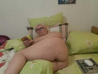 VikaOnline webcam model stream image