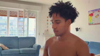 Yourvalentino webcam model stream image