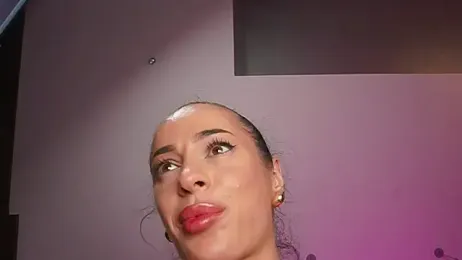 Katyerave webcam stripchat model stream image