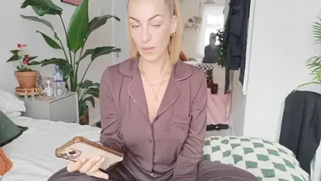 Edenfox- webcam model stream image