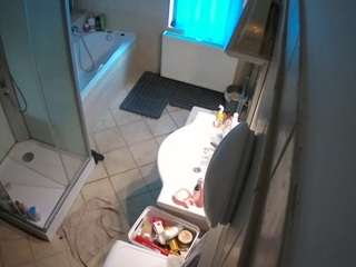voyeurcam-julmodels-bath-2nd-2 webcam model stream image