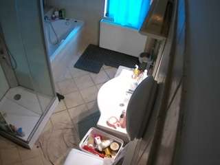 voyeurcam-julmodels-bath-2nd-2 webcam model stream image