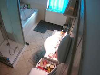 voyeurcam-julmodels-bath-2nd-2 webcam model stream image