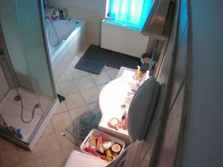 voyeurcam-julmodels-bath-2nd-2 webcam model stream image