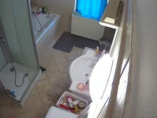 voyeurcam-julmodels-bath-2nd-2 webcam model stream image