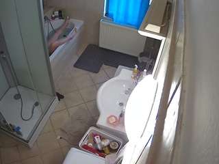 voyeurcam-julmodels-bath-2nd-2 webcam model stream image