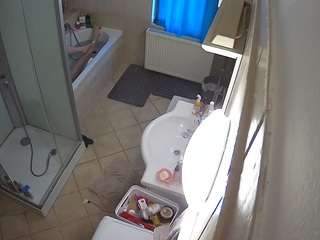 voyeurcam-julmodels-bath-2nd-2 webcam model stream image
