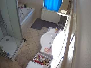 voyeurcam-julmodels-bath-2nd-2 webcam model stream image