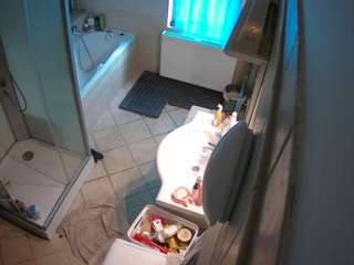 voyeurcam-julmodels-bath-2nd-2 webcam model stream image