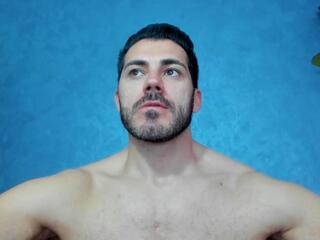 Cutler Q webcam flirt4free model stream image