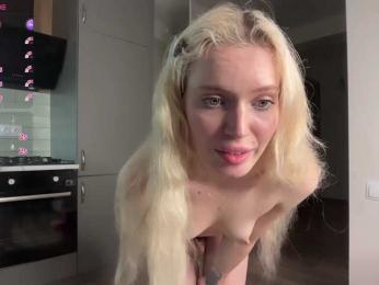 GayleneCessna webcam model stream image