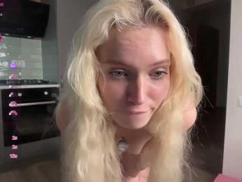 GayleneCessna webcam model stream image