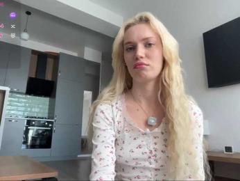 GayleneCessna webcam model stream image