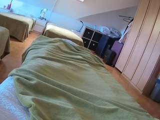 voyeurcam-julmodels-bed-1 webcam model stream image